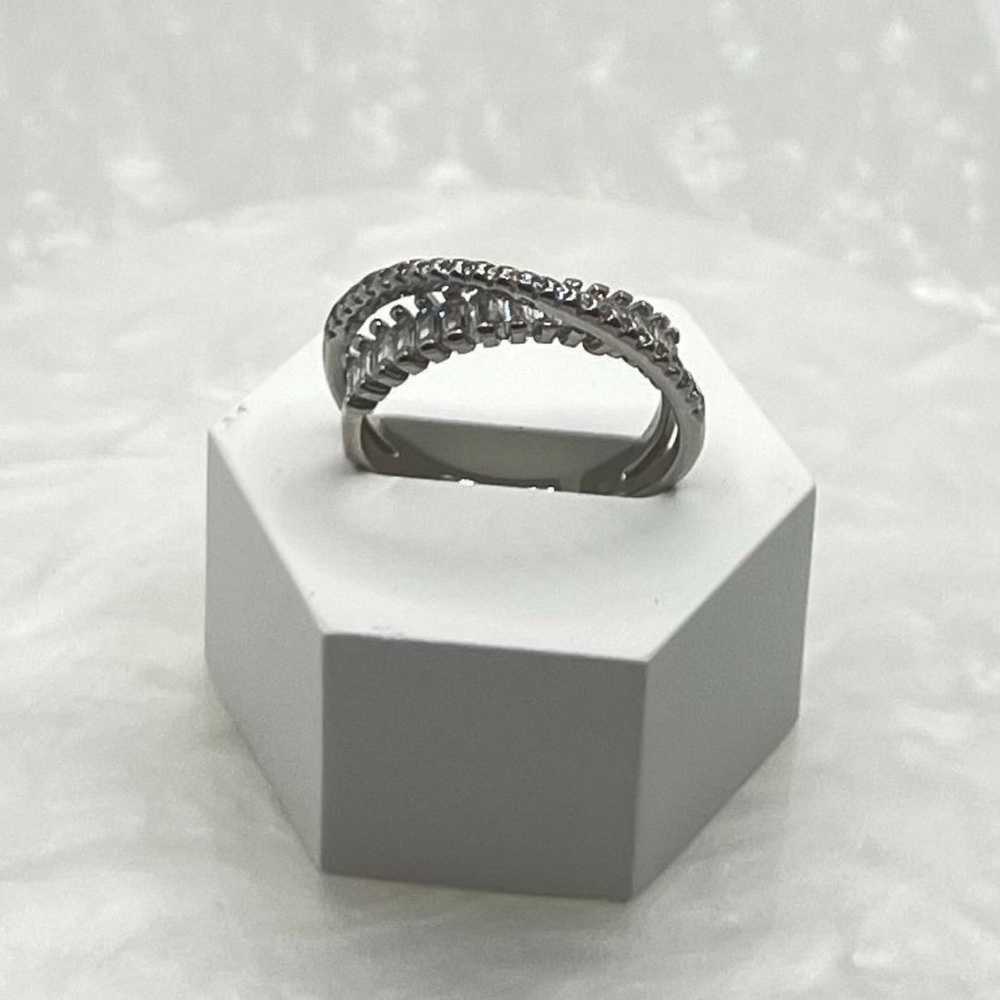 Zircon‎ ring - Picture 2 of 6